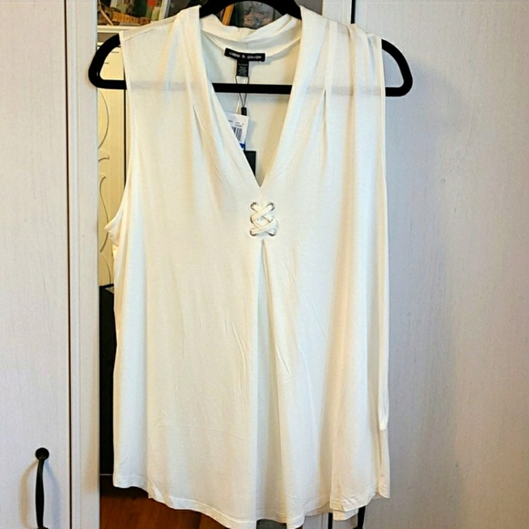 Holiday Shopping? NWT and NWOT Items Available! - Picture 10 of 16